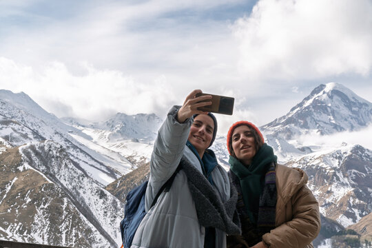 Sisters take selfie