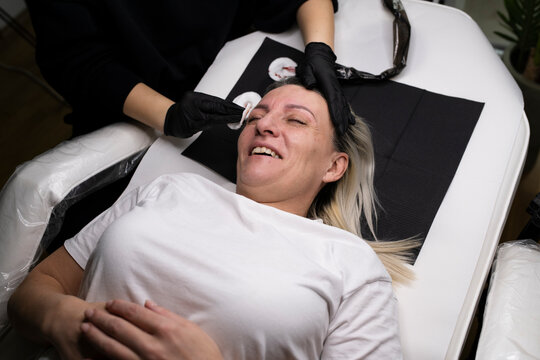 Gray Eyebrow Pigment Removal and Color Correction Before Powder Brows