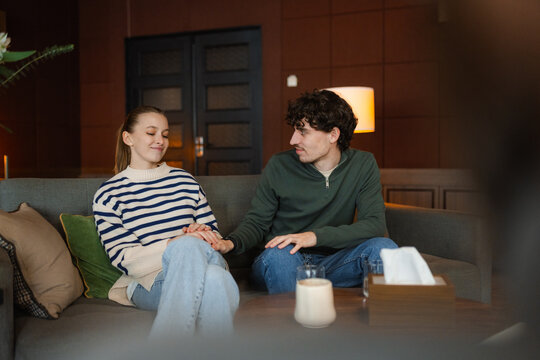 A man and a woman at a psychologist's appointment