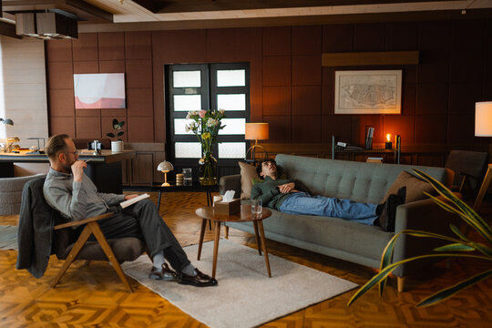 A man at a psychologist's appointment