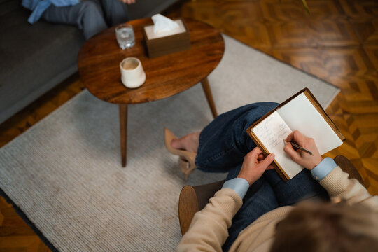 A woman at a psychologist's appointment