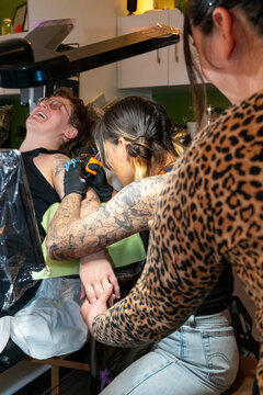 tattoo parlor 