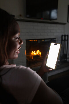 Girl stream videos on Mobile phone 