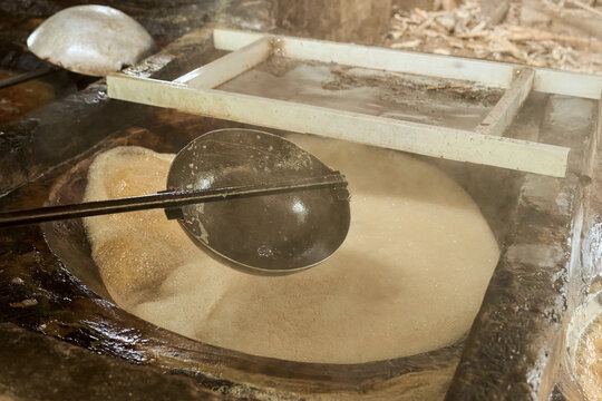 Cane juice filtration and cooking zone