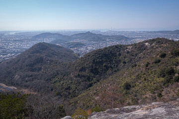 高御位山（たかみくらやま）兵庫県加古川市と高砂市にまたがる標高304mの山のハイキング中に見える風景