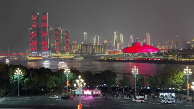 17 Chwefror 2026, Chongqing, Tsieina Golygfa nos hudolus o Chaotianmen yn ystod cyfnod Gŵyl y Gwanwyn 2026.