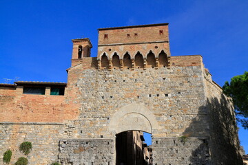 Naklejka premium The historic medieval center of the Italian hill town of San Gimignano, Italy