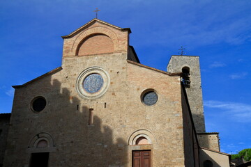 Naklejka premium The historic medieval center of the Italian hill town of San Gimignano, Italy