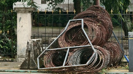 Rolled Barbed Wire Security Fence Material
