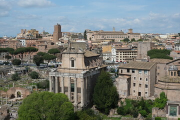 Naklejka premium Panoramic view of the Roman Forum and city in Rome, Italy