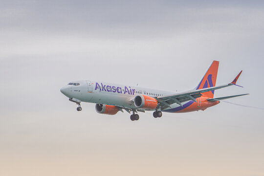 Phuket Thailand 2025 11 25: The aircraft is a Boeing 737 MAX 8 by the Indian budget airline Akasa Air. Airline Akasa Air is an Indian low-cost airline that began commercial operations in August 2022