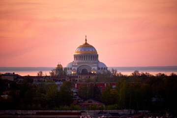 Obraz premium Kronstadt Naval Cathedral at Sunset