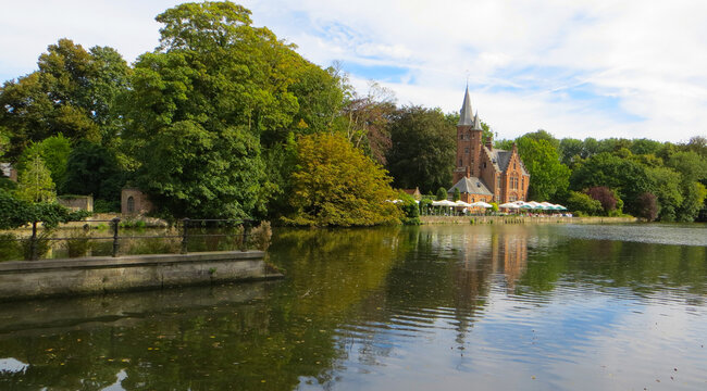 Kasteel de la Faille, a castle in Brugge at the Minnewater canal.