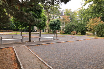 Obraz premium Blick in den Kurpark von Bad Nenndorf im Kreis Schaumburg in Niedersachsen 