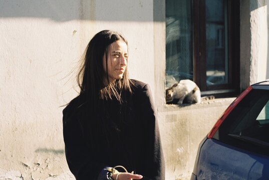 Woman wearing a blazer on the street