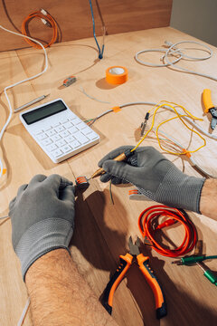 network technician hands 