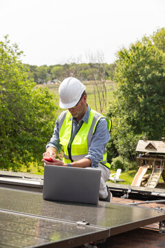 House Solar Panel engineer contractor laptop 
