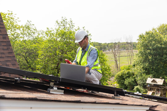 House Solar Panel engineer blue collar 