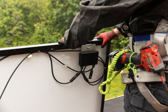 House Solar Panel  Installation roof