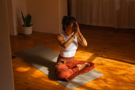 Morning Gratitude Practice in a Peaceful Yoga Space


