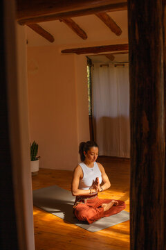 Morning Meditation in a Warm, Minimal Yoga Space