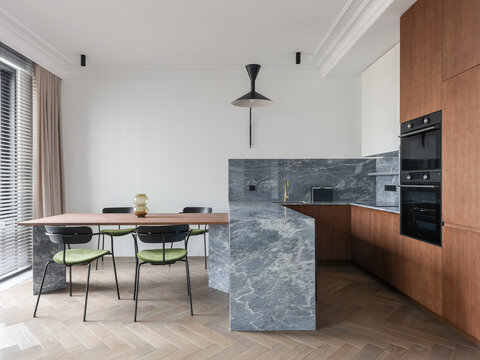 Kitchen Design With Minimalist Furniture in natural light