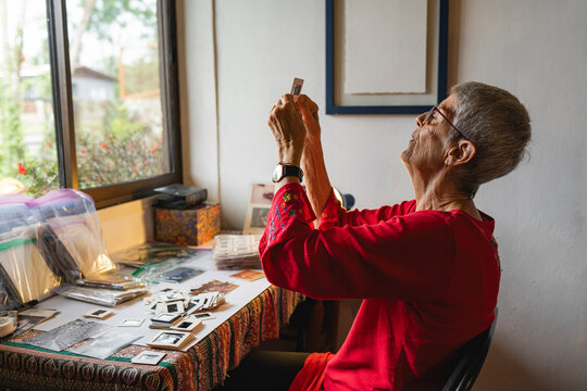 Browsing memories on slides