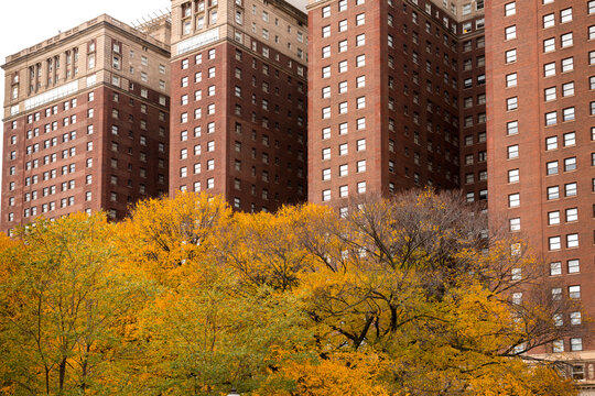 USA, IL, Chicago.  Architectural detail of the Hilton Chicago hotel, viewed from Grant Park in the autumn..  Opened on May 2, 1927, as the Stevens Hotel . Beaux-Arts architecture style. 