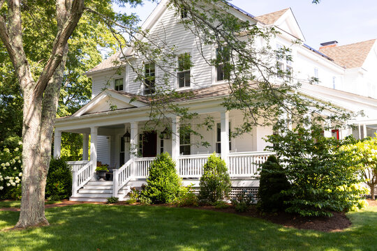 Summer house Luxury property porch 