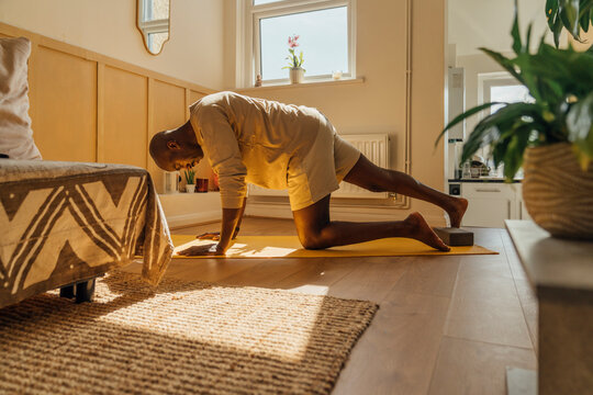 Plank Variation with Bent Knee
