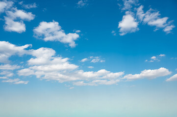 青い空と白い雲