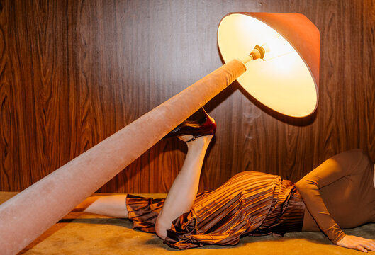 Dramatic Studio Portrait With Large Lamp