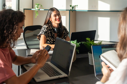 Collaboration Among Coworkers in a Modern Workspace