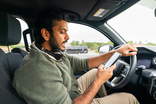texting driving distracted 