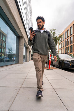 walking using cellphone