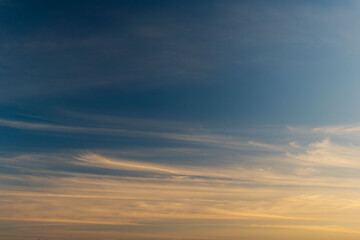 冬の日暮時の青空と輝く雲18