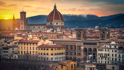 Obraz premium Panoramic view of Florence with Santa Maria del Fiore Cathedral at sunset, Italy