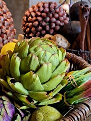 Obraz premium artichokes at the market