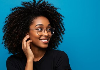 碧空の下の微笑み