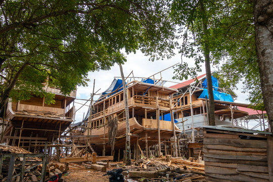 Traditional boat construction in Tana Beru, Sulawesi, Indonesia