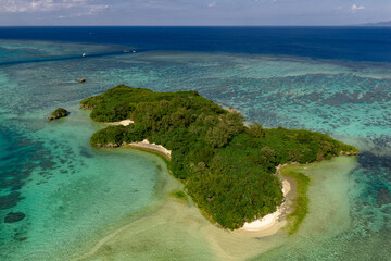 石垣島川平湾のマジパナリ（ドローンによる空撮）