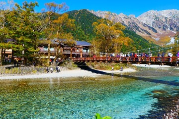 中部山岳国立公園、秋の上高地。松本、長野、日本。10月下旬。