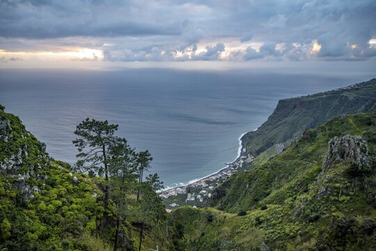 Miradouro da Raposeira, cliffs, coast and sea, coastal landscape, Paul do Mar, Madeira, Portugal