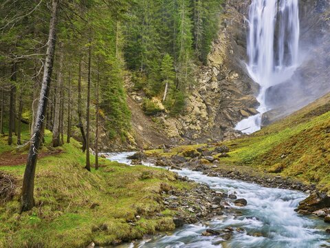 Iffigfall waterfall, Lenk, Simmental, Canton Bern, Switzerland