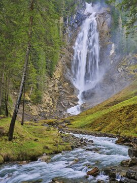 Iffigfall waterfall, Lenk, Simmental, Canton Bern, Switzerland