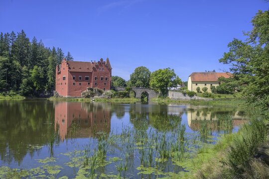 Cervena Lhota Moated Castle, Pluhův Žď&aacute;r, Jihočesk&yacute; kraj, Czech Republic