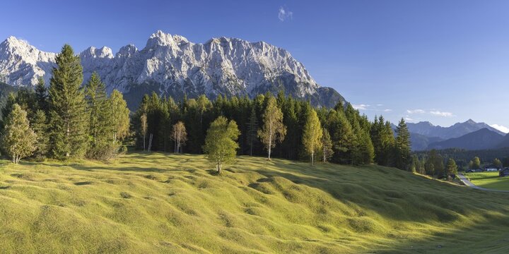 Mogul meadows between Mittenwald and Kr&uuml;n, Werdenfelser Land, with the Karwendel Mountains behind, Upper Bavaria, Bavaria, Germany