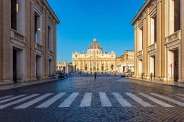 Obraz premium St. Peter's basilica in Vatican and road of Conciliation in Rome, Italy
