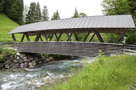 Wooden bridge over the Stillach, Oberstdorf, Oberallg&auml;u, Allg&auml;u Alps, Allg&auml;u, Bavaria, Germany