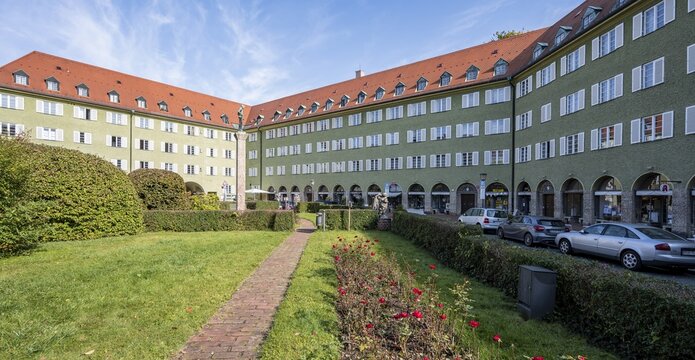 Inner courtyard with park and green residential buildings, Borstei, heritage-protected residential estate, Moosach district, Munich, Bavaria, Germany